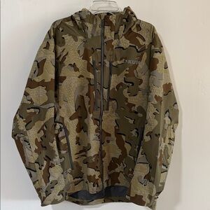 KUIU Men's Brown Camouflage Raincoat Kutana Storm Shell